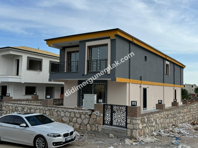 Didim Hisar Mahallesin de 3+1 Açık Mutfak Satılık Villa (EK :1069 )