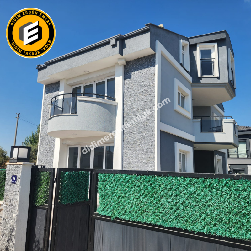 FEVZİ PAŞA MAHALLESİN DE MÜSTAKİL HAVUZLU DENİZ VE DOĞA MANZARALI 5+1 Satılık Villa ( 1144 )