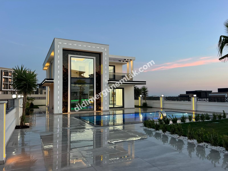 Didim Ergün Emlak'tan Satılık Efeler Mh. Sıfır 4+1 AYRI MUTFAK HAVUZLU TAM MÜSTAKİL Villa! Ek- 5580