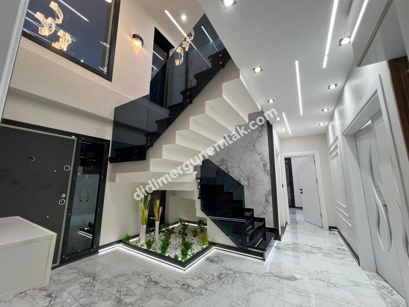 Didim Ergün Emlak'tan Satılık Efeler Mh. Sıfır 4+1 AYRI MUTFAK HAVUZLU TAM MÜSTAKİL Villa! Ek- 5580