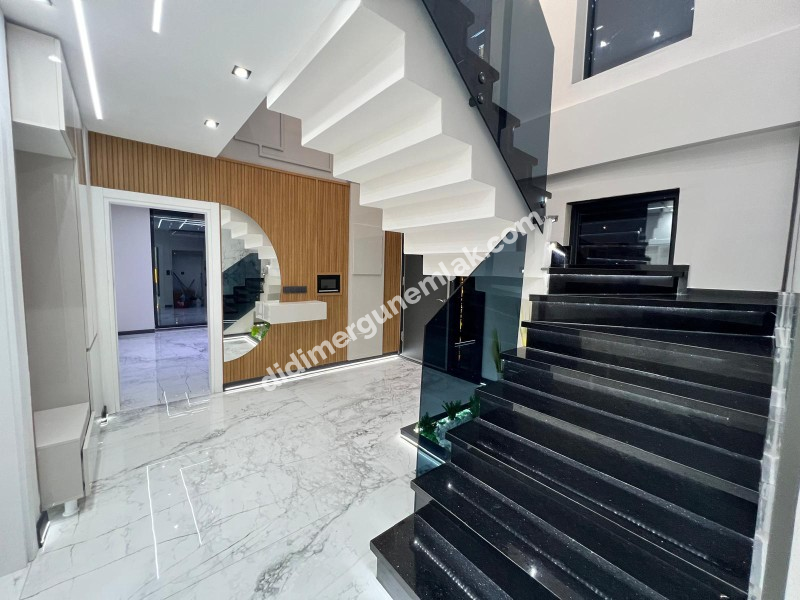 Didim Ergün Emlak'tan Satılık Efeler Mh. Sıfır 4+1 AYRI MUTFAK HAVUZLU TAM MÜSTAKİL Villa! Ek- 5580