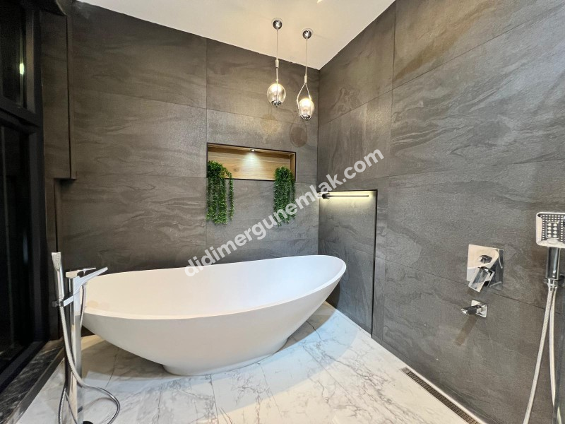 Didim Ergün Emlak'tan Satılık Efeler Mh. Sıfır 4+1 AYRI MUTFAK HAVUZLU TAM MÜSTAKİL Villa! Ek- 5580