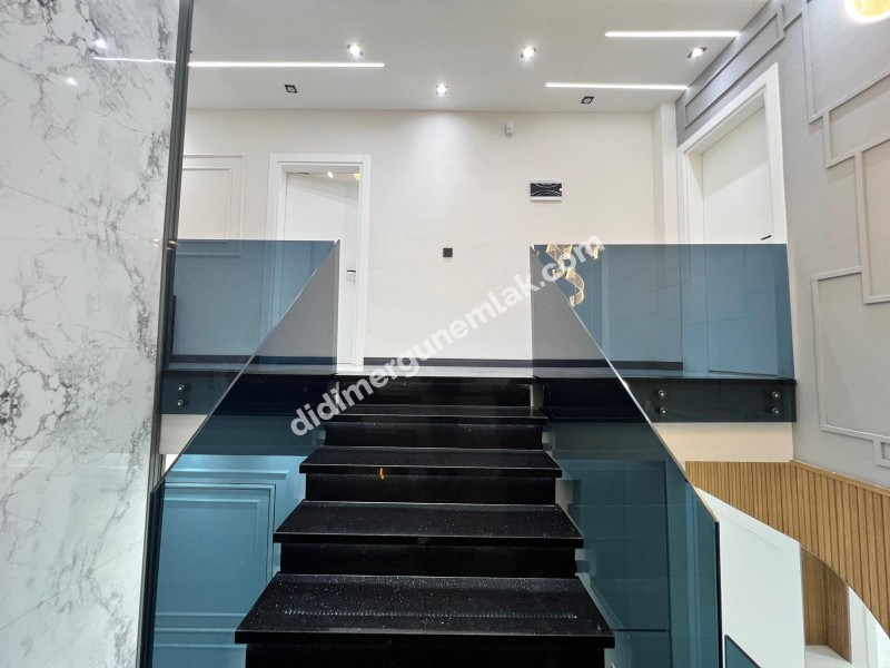 Didim Ergün Emlak'tan Satılık Efeler Mh. Sıfır 4+1 AYRI MUTFAK HAVUZLU TAM MÜSTAKİL Villa! Ek- 5580