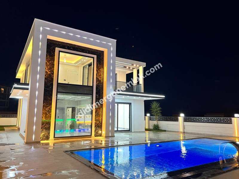 Didim Ergün Emlak'tan Satılık Efeler Mh. Sıfır 4+1 AYRI MUTFAK HAVUZLU TAM MÜSTAKİL Villa! Ek- 5580