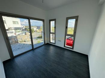 Girne Dikmen Bölgesinde Eşyasız Kiralık 4+1 Yeni Villa