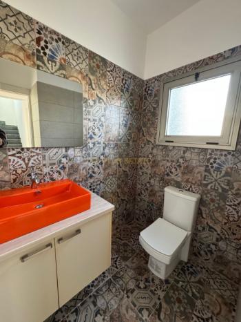 Girne Dikmen Bölgesinde Eşyasız Kiralık 4+1 Yeni Villa