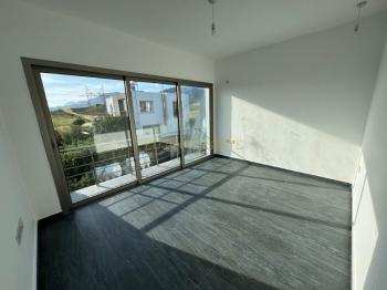 Girne Dikmen Bölgesinde Eşyasız Kiralık 4+1 Yeni Villa