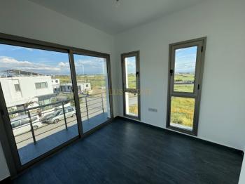 Girne Dikmen Bölgesinde Eşyasız Kiralık 4+1 Yeni Villa