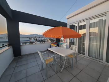 Lefkoşa Küçük Kaymaklı'da Anayola 100 Metre Uzaklıkta Full EŞyalı Satılık 2+1 Penthouse