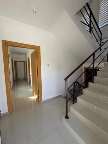 Girne Ozanköy Bölgesinde SATILIK 3+1 VİLLA