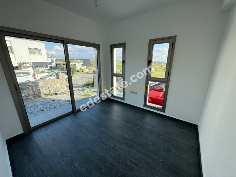 Girne Dikmen Bölgesinde Eşyasız Kiralık 4+1 Yeni Villa