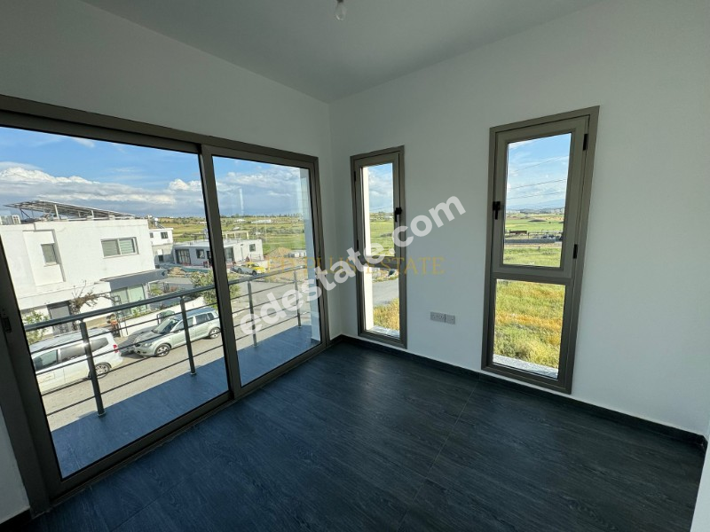 Girne Dikmen Bölgesinde Eşyasız Kiralık 4+1 Yeni Villa