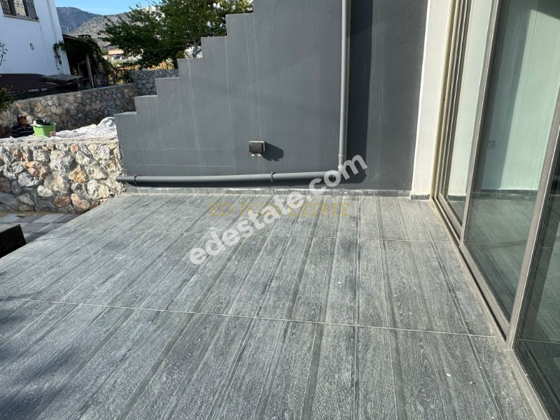 Girne Dikmen Bölgesinde Eşyasız Kiralık 4+1 Yeni Villa