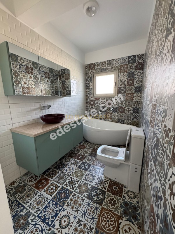 Girne Dikmen Bölgesinde Eşyasız Kiralık 4+1 Yeni Villa