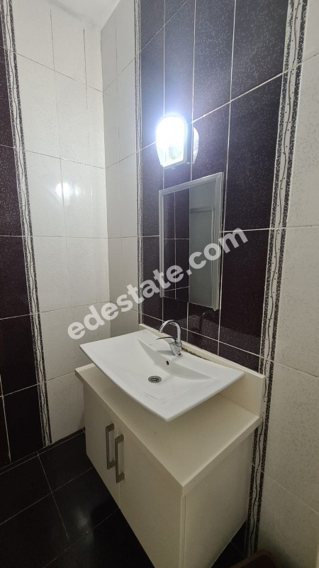 Lefkoşa Gönyeli'de Full Eşyalı Kiralık ZEMİN KAT 3+1 Daire