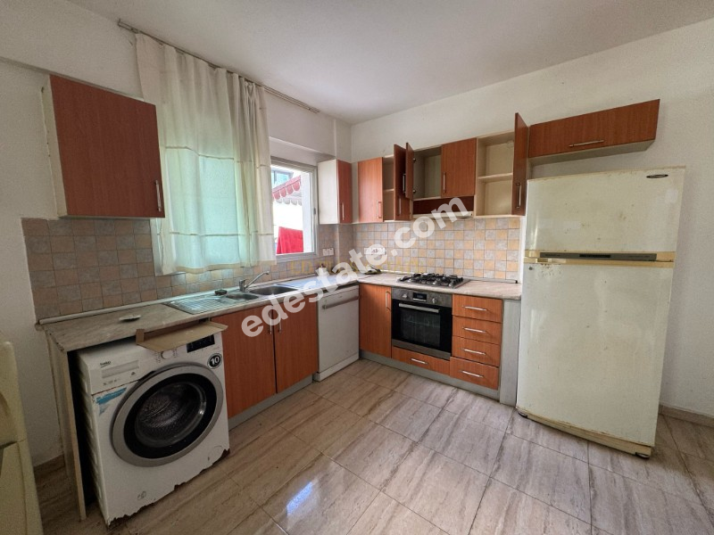 Girne Merkezde Türk Mahallesinde Satılık 2+1 Daire