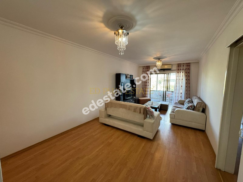 Girne Merkezinde Full Eşyalı Satılık 3+1 Daire