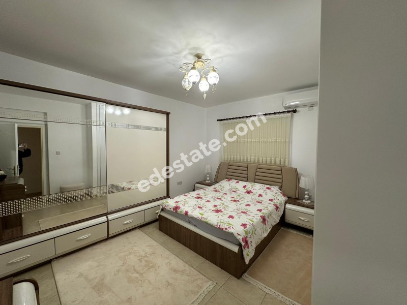 Girne Lapta Bölgesinde Satılık Site İçerisinde HAVUZLU 3+1 ZEMİN KAT Daire