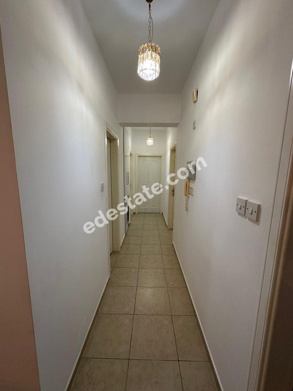 Girne Lapta Bölgesinde Satılık Site İçerisinde HAVUZLU 3+1 ZEMİN KAT Daire
