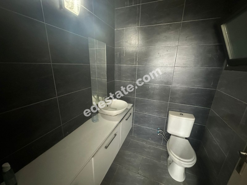 Lefkoşa Küçük Kaymaklı'da Belediye Pazarı Arkasında Full Eşyalı Satılık 3+1 Daire