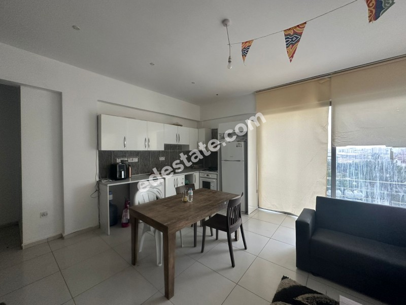 Lefkoşa Küçük Kaymaklı'da Belediye Pazarı Arkasında Full Eşyalı Satılık 3+1 Daire