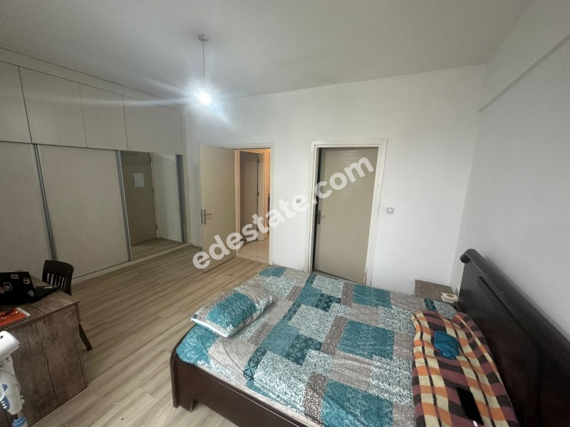 Lefkoşa Küçük Kaymaklı'da Belediye Pazarı Arkasında Full Eşyalı Satılık 3+1 Daire