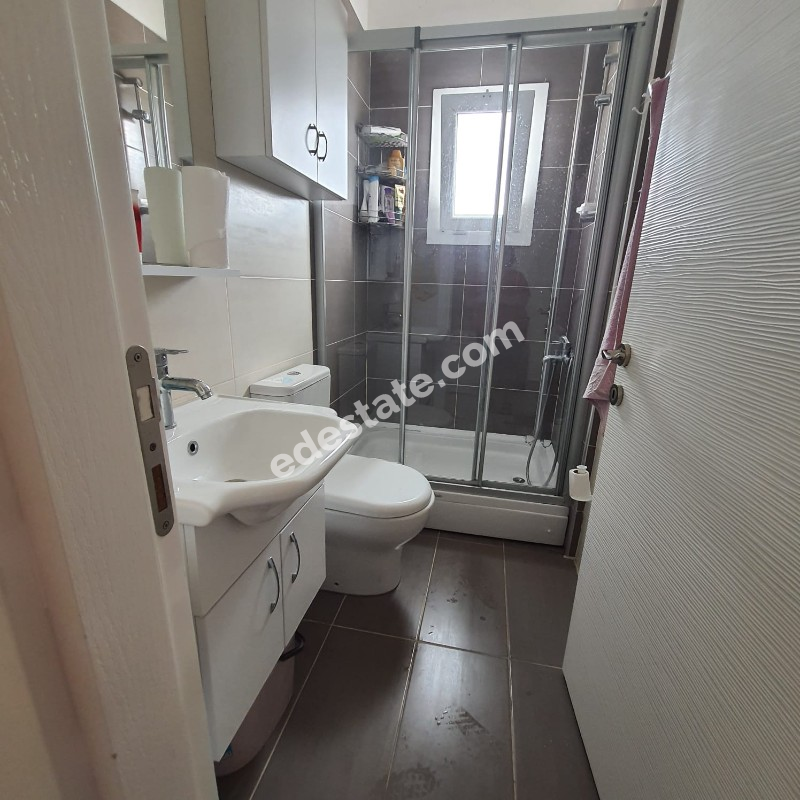 Lefkoşa Küçük Kaymaklı'da Anayola 100 Metre Uzaklıkta Full EŞyalı Satılık 2+1 Penthouse