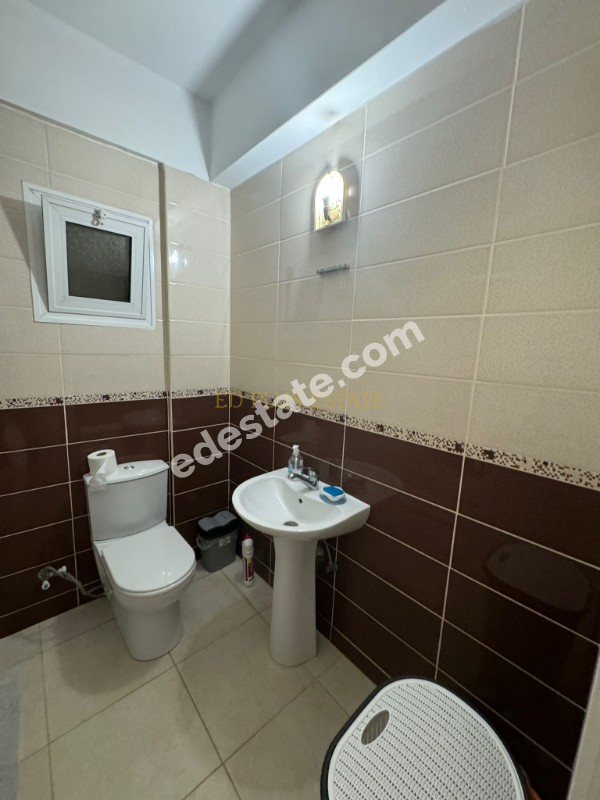 Lefkoşa Cihangir'de Zemin Kat Eşyalı Satılık 3+1 Daire