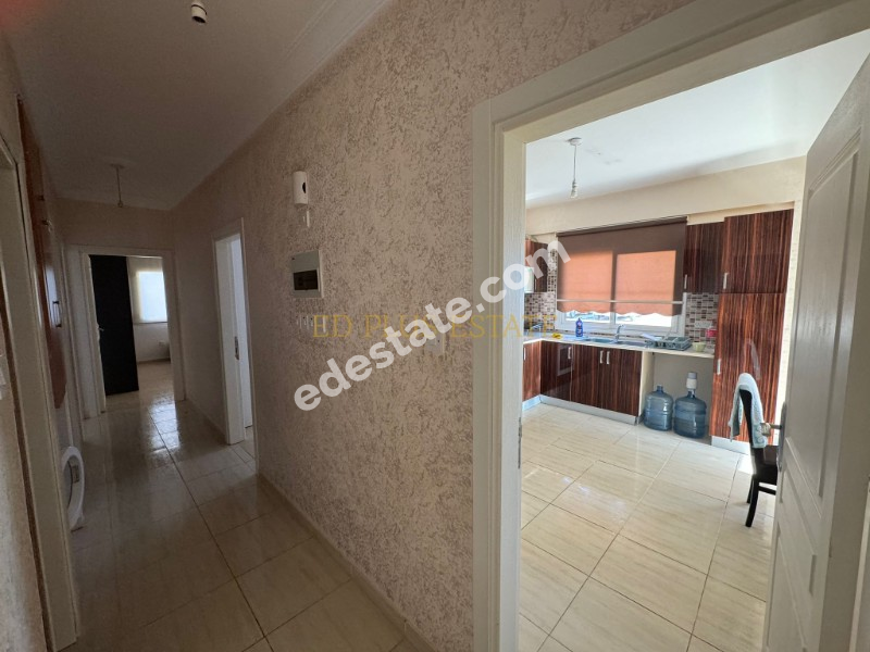 Lefkoşa Cihangir'de Zemin Kat Eşyalı Satılık 3+1 Daire