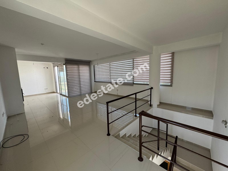 Girne Ozanköy Bölgesinde SATILIK 3+1 VİLLA