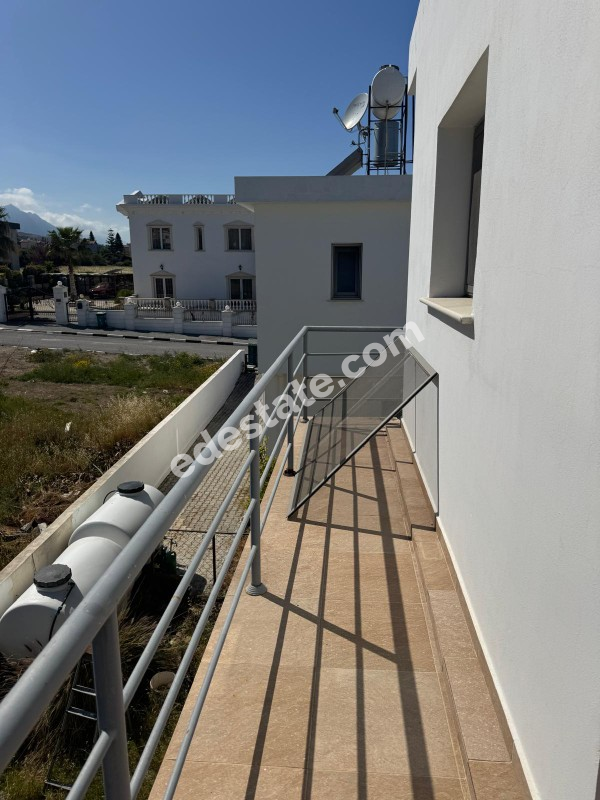 Girne Ozanköy Bölgesinde SATILIK 3+1 VİLLA