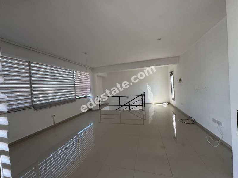 Girne Ozanköy Bölgesinde SATILIK 3+1 VİLLA