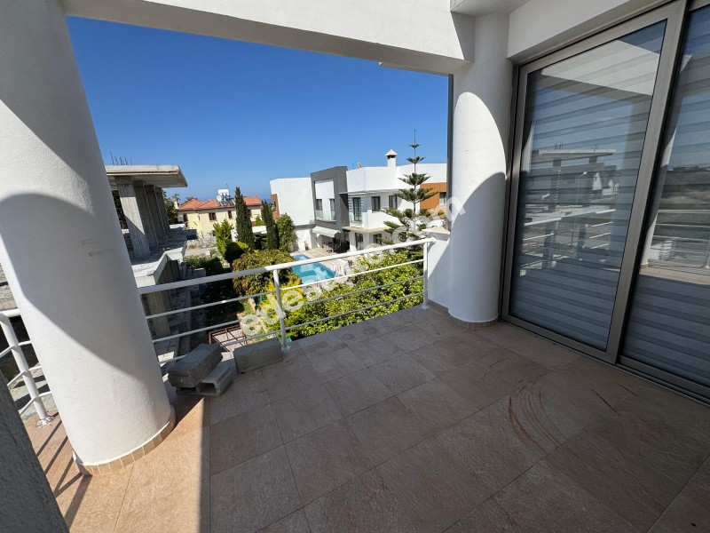 Girne Ozanköy Bölgesinde SATILIK 3+1 VİLLA