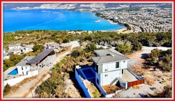 Didim Akbükde Deniz Manzaralı Satılık Villa
