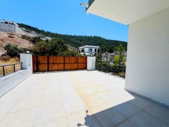 Didim Akbükde Deniz Manzaralı Satılık Villa