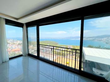 Didim Akbükde Deniz Manzaralı Satılık Villa