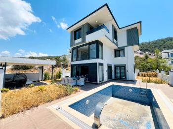 Didim Akbükde Deniz Manzaralı Satılık Villa