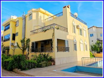 Didim'de Kiralık Lüks Villa - Havuzlu Sitede Jakuzili, Saunalı, Kaloriferli, Deniz Manzaralı