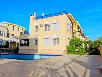 Didim'de Kiralık Lüks Villa - Havuzlu Sitede Jakuzili, Saunalı, Kaloriferli, Deniz Manzaralı