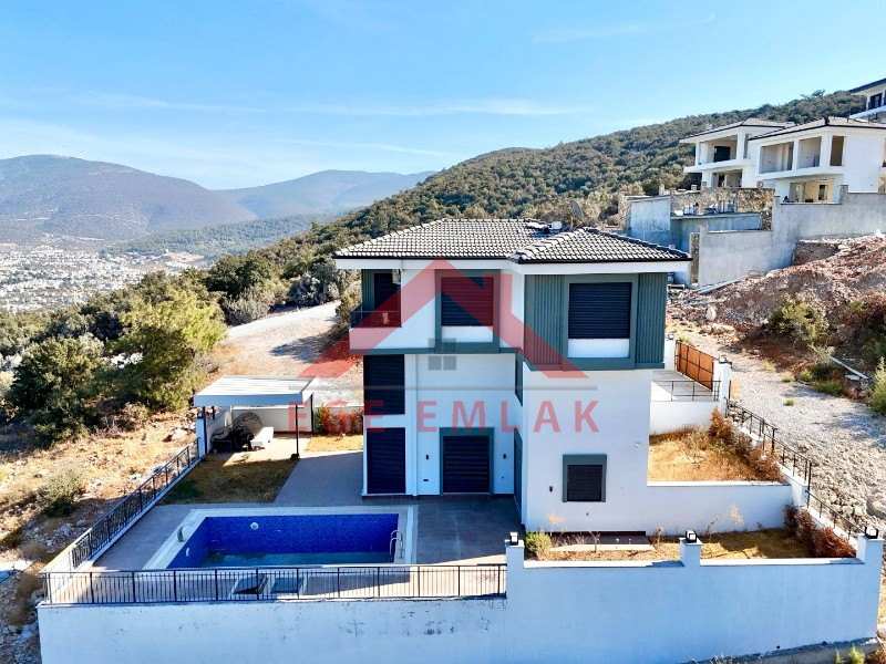 Didim Akbükde Deniz Manzaralı Satılık Villa