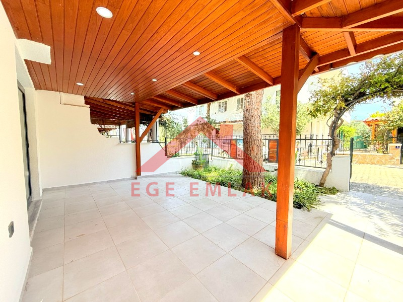 Didim'de Denize 50 Metre Mesafede Satılık Yazlık
