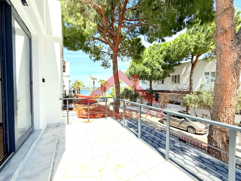 Didim'de Denize 50 Metre Mesafede Satılık Yazlık