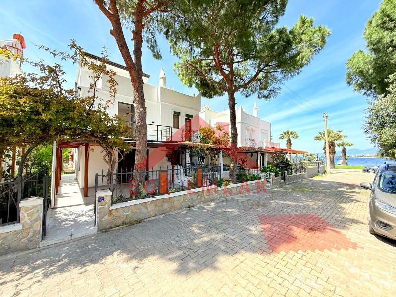 Didim'de Denize 50 Metre Mesafede Satılık Yazlık