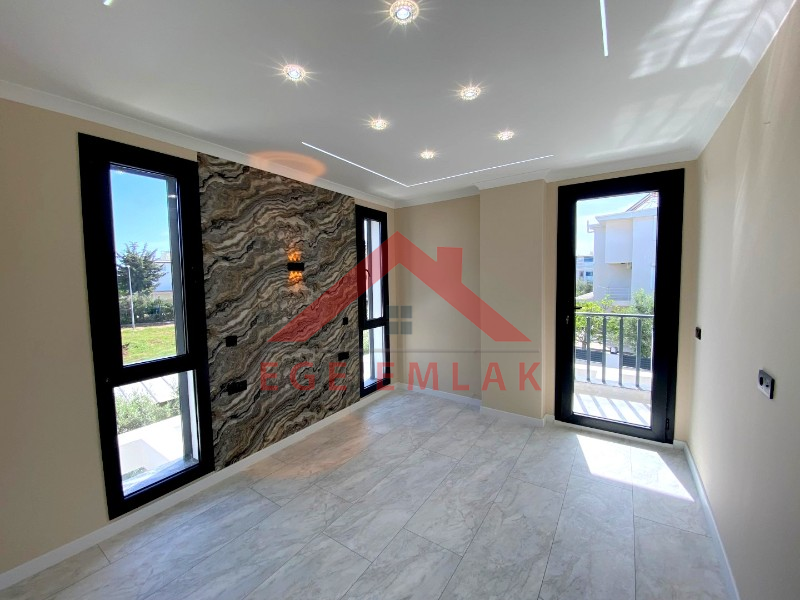 Didim Altınkum Mahallesi'nde Eşsiz Bir Villa Fırsatı