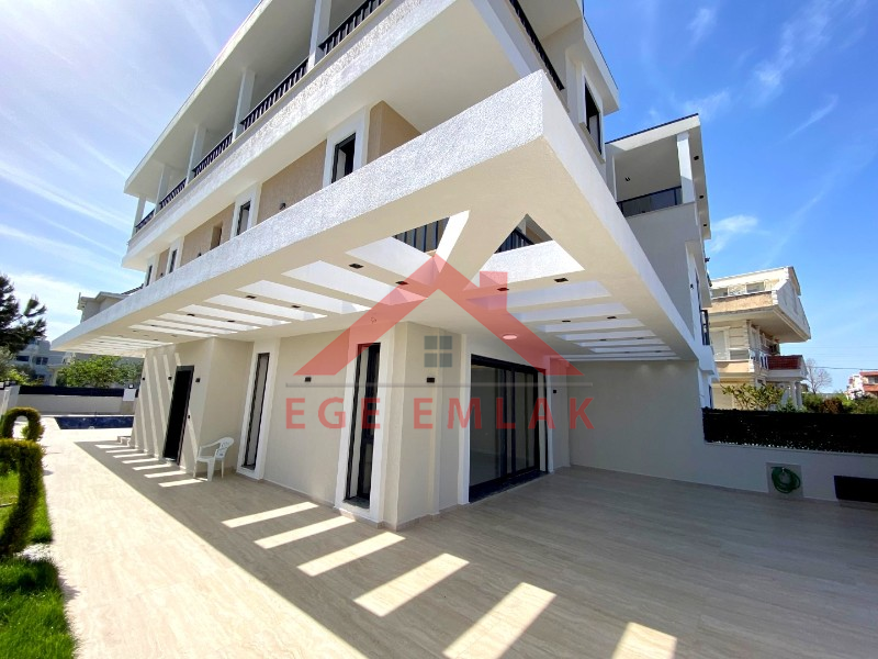 Didim Altınkum Mahallesi'nde Eşsiz Bir Villa Fırsatı