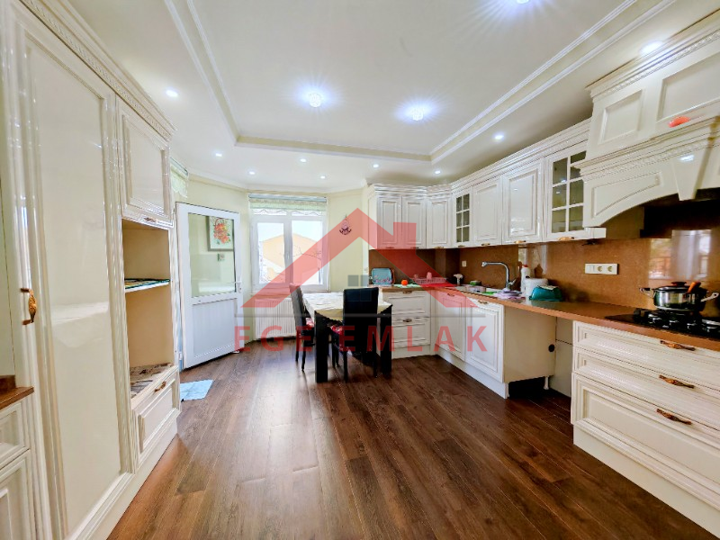 Didim'de Kiralık Lüks Villa - Havuzlu Sitede Jakuzili, Saunalı, Kaloriferli, Deniz Manzaralı