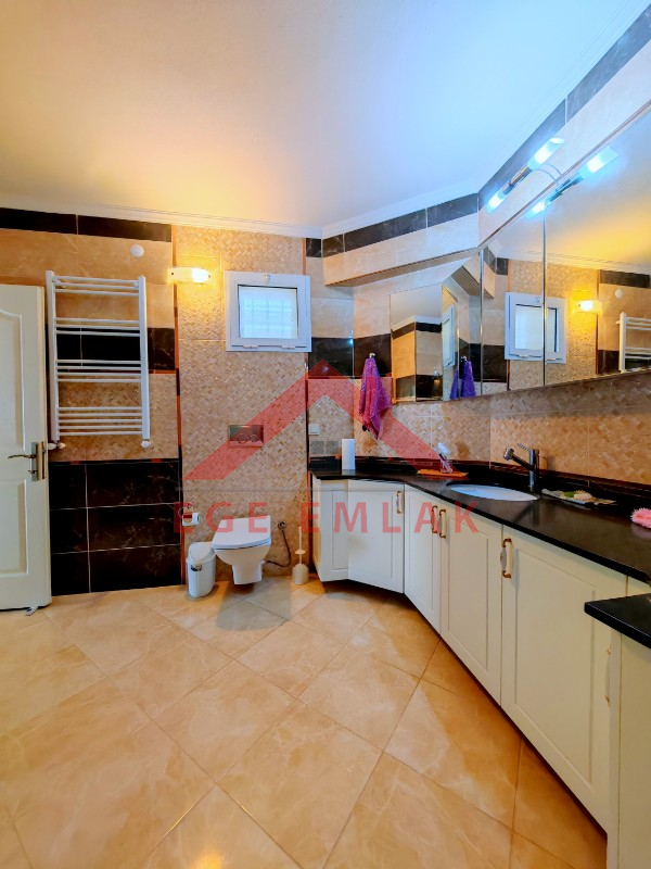 Didim'de Kiralık Lüks Villa - Havuzlu Sitede Jakuzili, Saunalı, Kaloriferli, Deniz Manzaralı