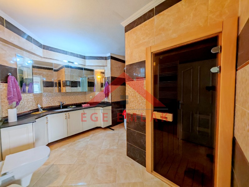 Didim'de Kiralık Lüks Villa - Havuzlu Sitede Jakuzili, Saunalı, Kaloriferli, Deniz Manzaralı