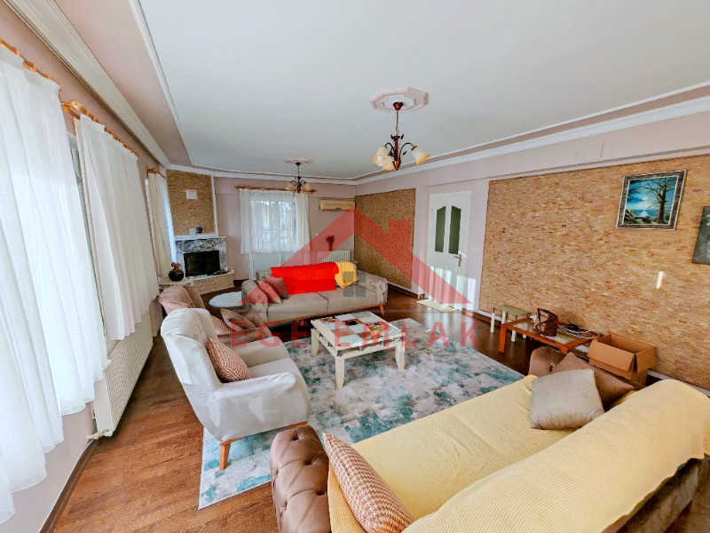 Didim'de Kiralık Lüks Villa - Havuzlu Sitede Jakuzili, Saunalı, Kaloriferli, Deniz Manzaralı