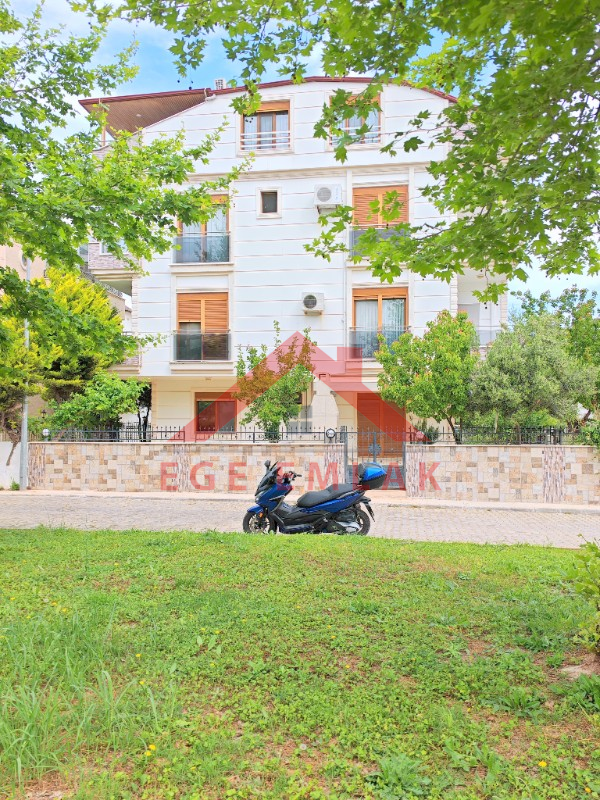 Çamlıkta Denize Yakın Satılık Bahçeli Daire